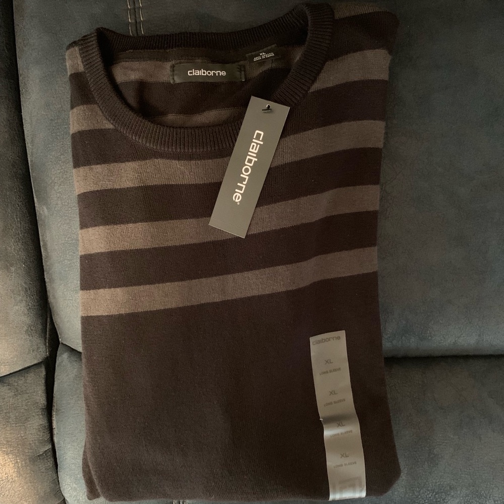 Liz Claiborne Men’s Crew Neck Sweater
